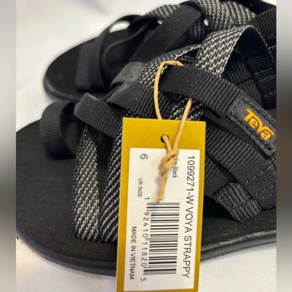 Teva Voya Strappy Black Hiking Outdoor Sandals NWT Size 6